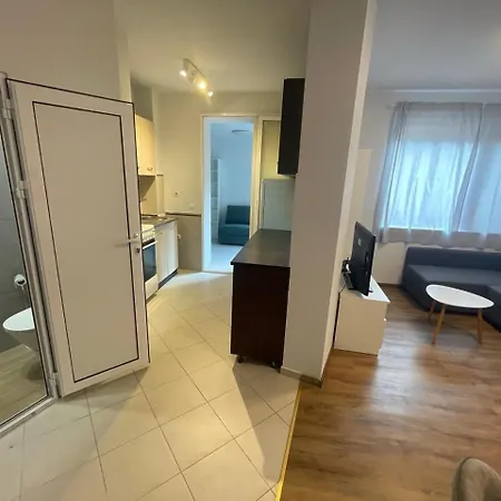 Center 2-br With Lovely Outdoor Area Appartement *