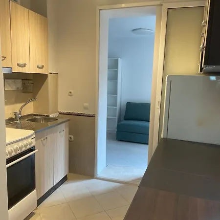 Center 2-br With Lovely Outdoor Area