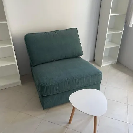 Center 2-br With Lovely Outdoor Area Appartement *
