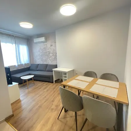 Appartement Center 2-br With Lovely Outdoor Area