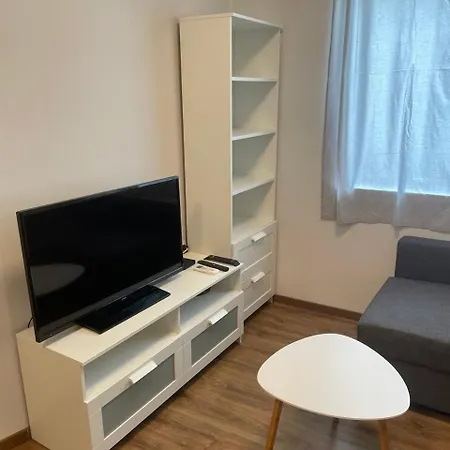 Center 2-br With Lovely Outdoor Area Appartement *